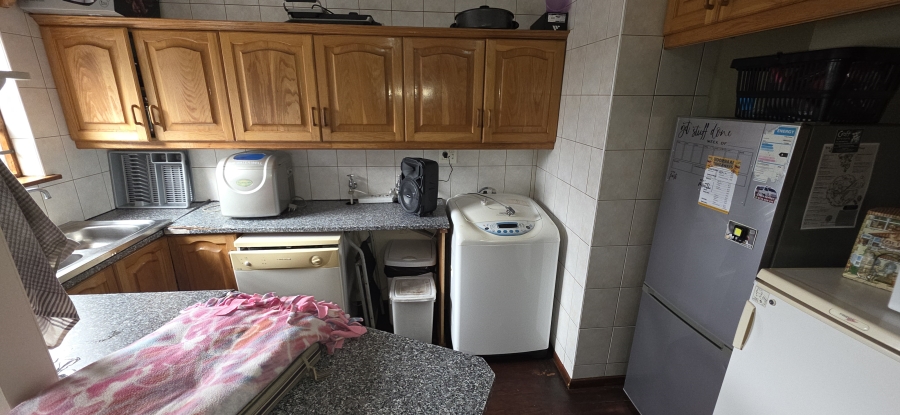 6 Bedroom Property for Sale in Dana Bay Western Cape